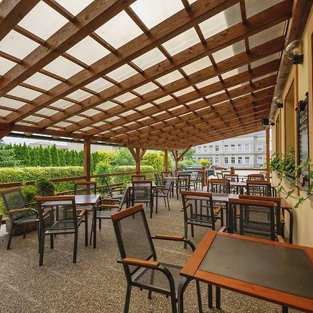 Hotel Taverna Javorník Buitenkant foto