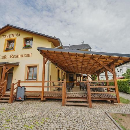 Hotel Taverna Javorník Buitenkant foto