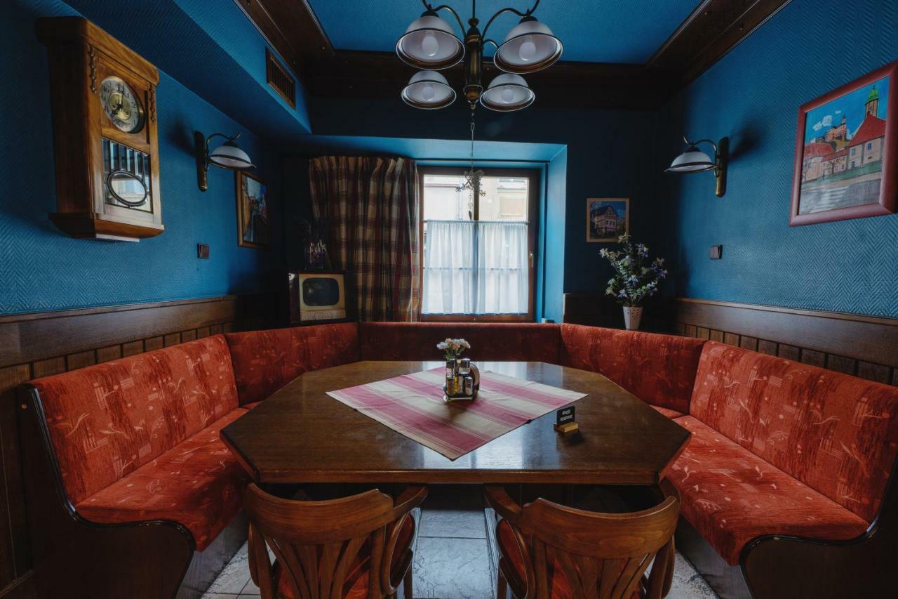 Hotel Taverna Javorník Buitenkant foto