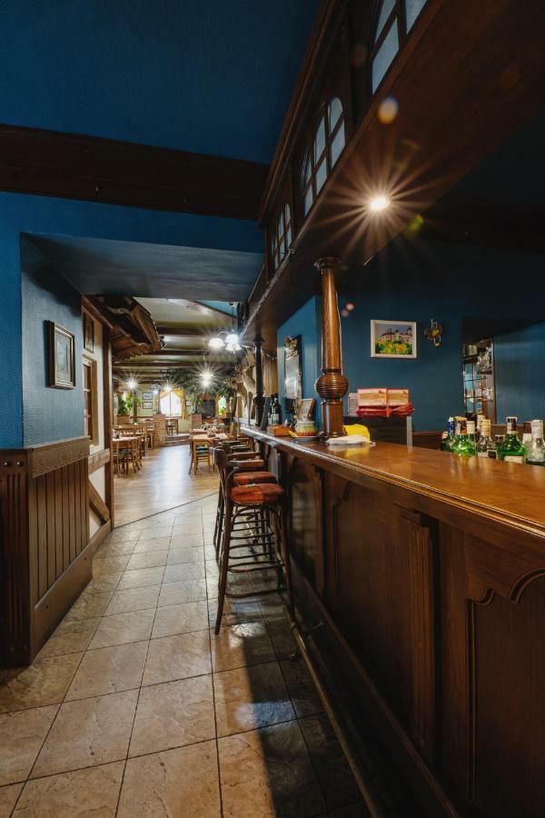 Hotel Taverna Javorník Buitenkant foto